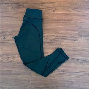 Vie Active Gray Capri tights Size Small